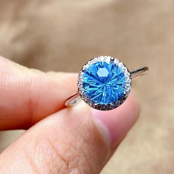 Radiant Genuine Topaz in 925 Silver - Picture 3 of 5